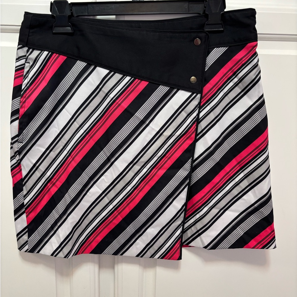 GymShark Asymmetrical Diagonal Stripe Black White Pink Skort Women’s Size 6